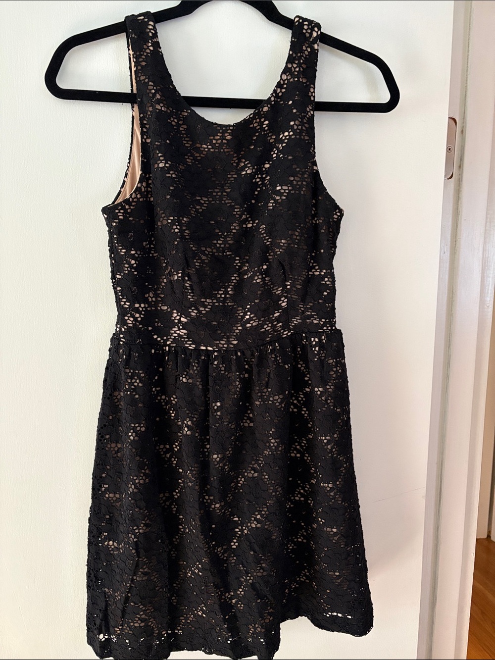 Black Lace Sleeveless Party Dress